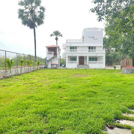 Classic Villa Pālghar Esterno foto