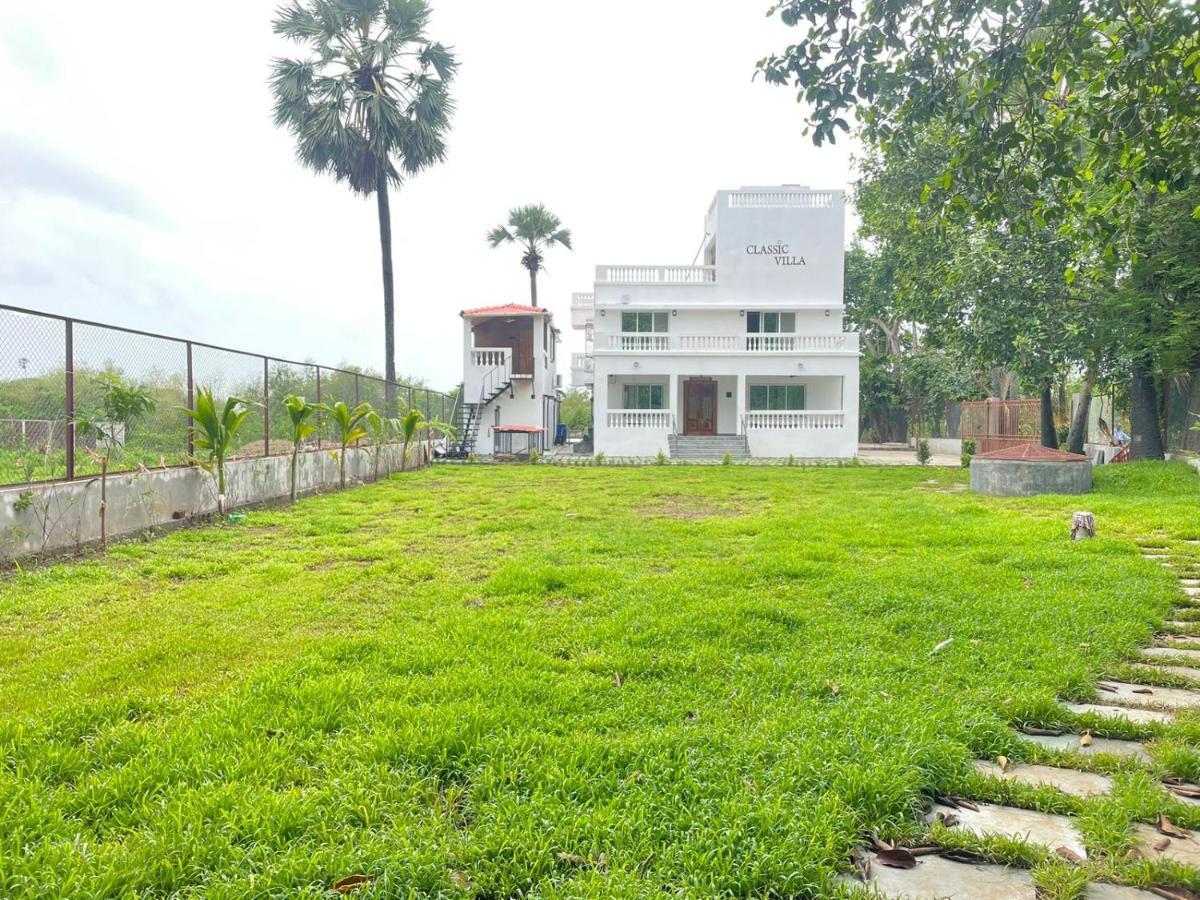 Classic Villa Pālghar Esterno foto