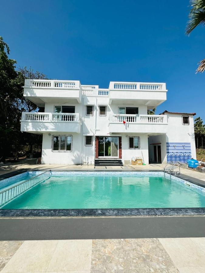 Classic Villa Pālghar Esterno foto